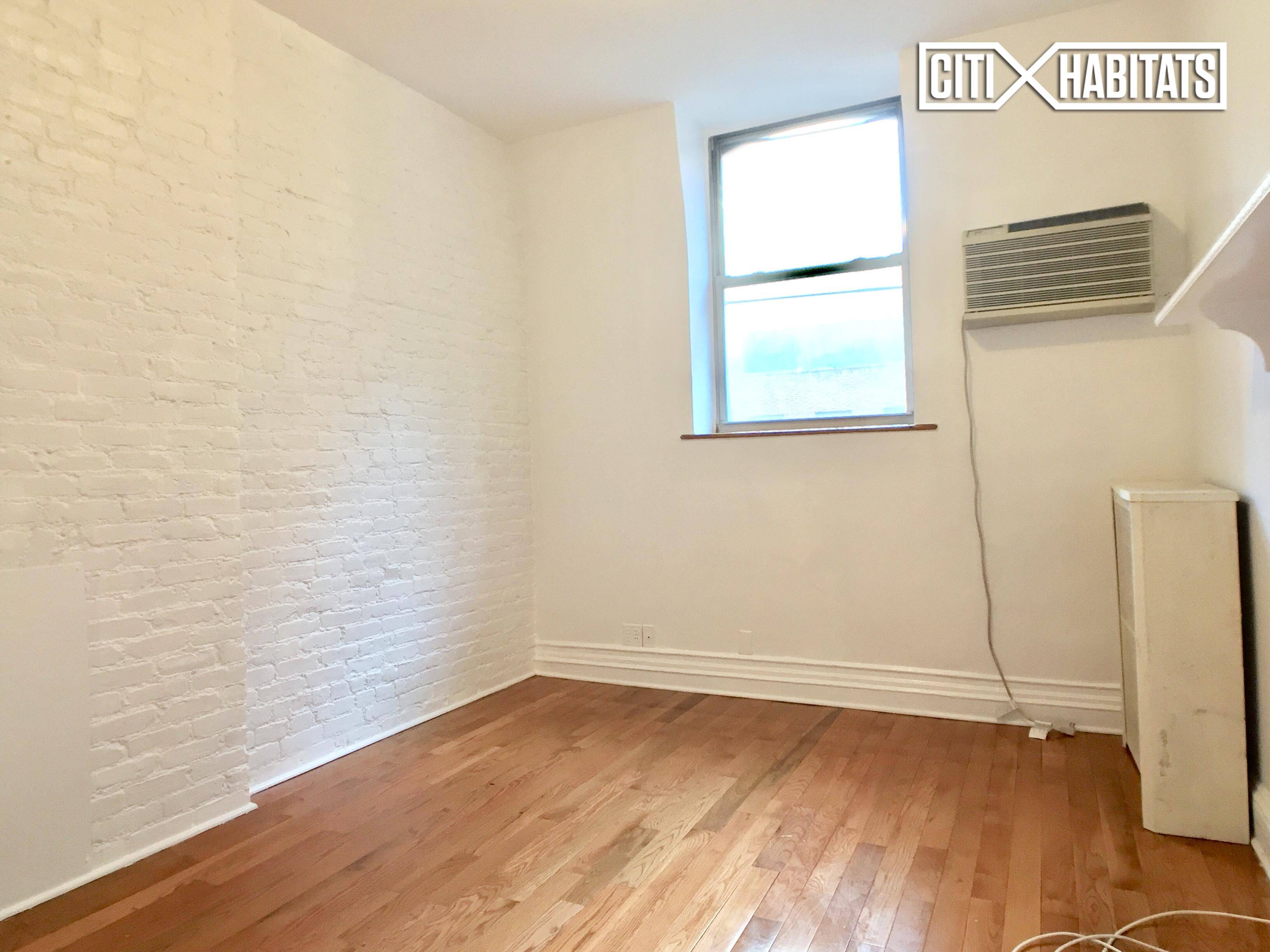 NO FEE ! Two bedroom in Murray Hill townhouse high ceilings, hardwood floors, both bedrooms with windows and closets ; close to 6, R, multiple bus lines, Grand Central and ...