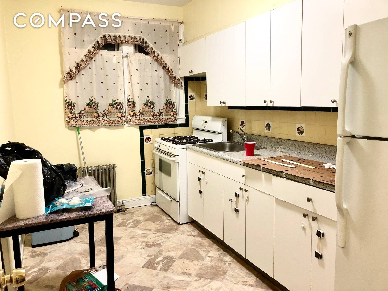 Large 2br in the heart of Astoria, Broadway amp ; 34th St.
