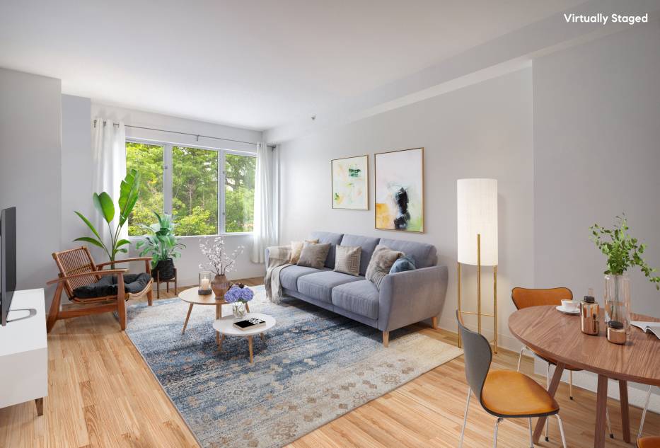 Surround yourself in gorgeous light and lush park views in this immaculate two bedroom, two bathroom condominium directly across from Williamsburg's McCarren Park.