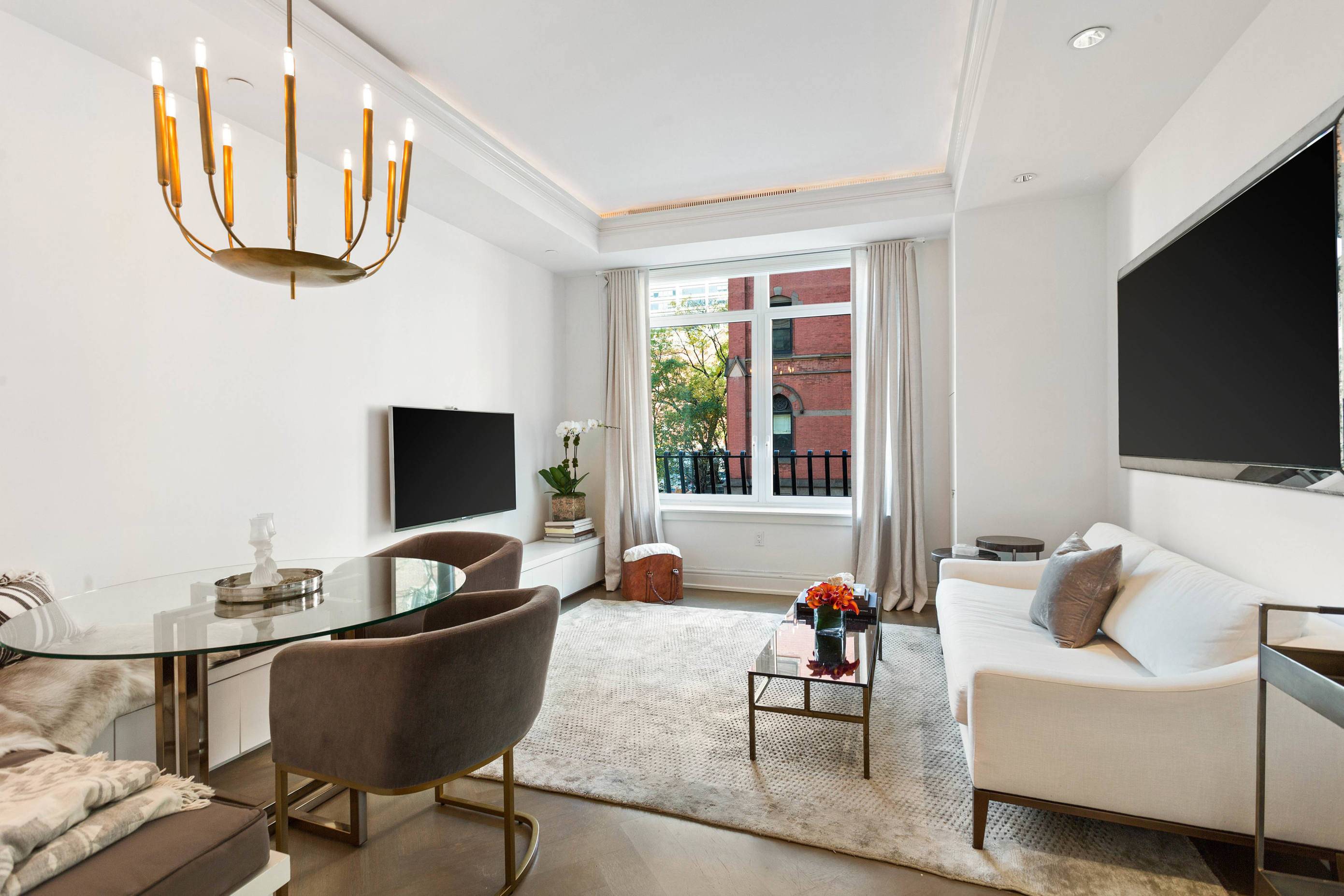 This gorgeous one bedroom at The Touraine, the only one bedroom on offer in the building, is a jewel box home that is the epitome of luxury living on the ...