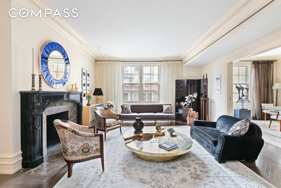Located on Park Avenue, and perched on the 8th floor overlooking bucolic East 77th Street with it s landmarked townhomes, comes this meticulously designed and renovated 3 Bed Prewar Home ...