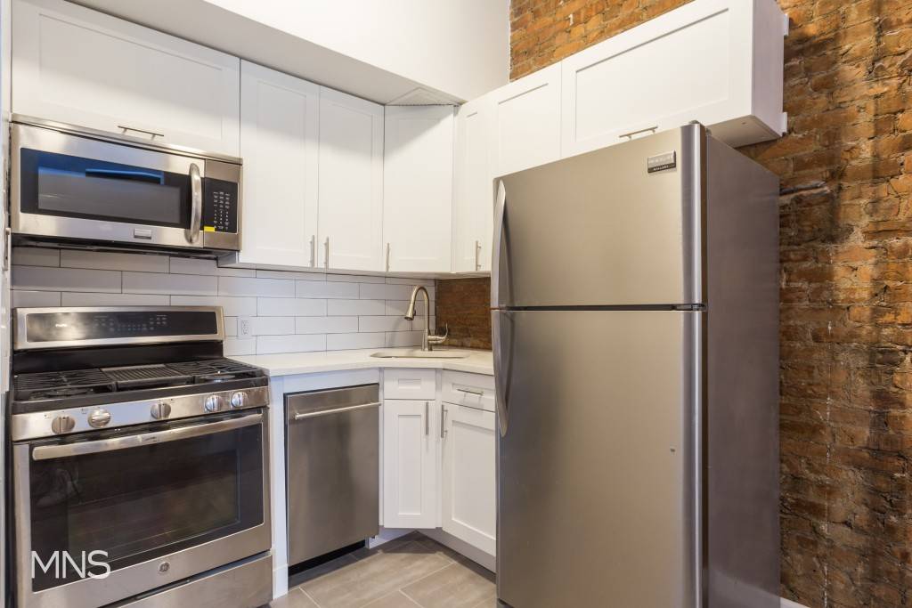 Newly Renovated 2 Bedroom in Chelsea Now Offering NO FEE amp ; 1 Month Free !