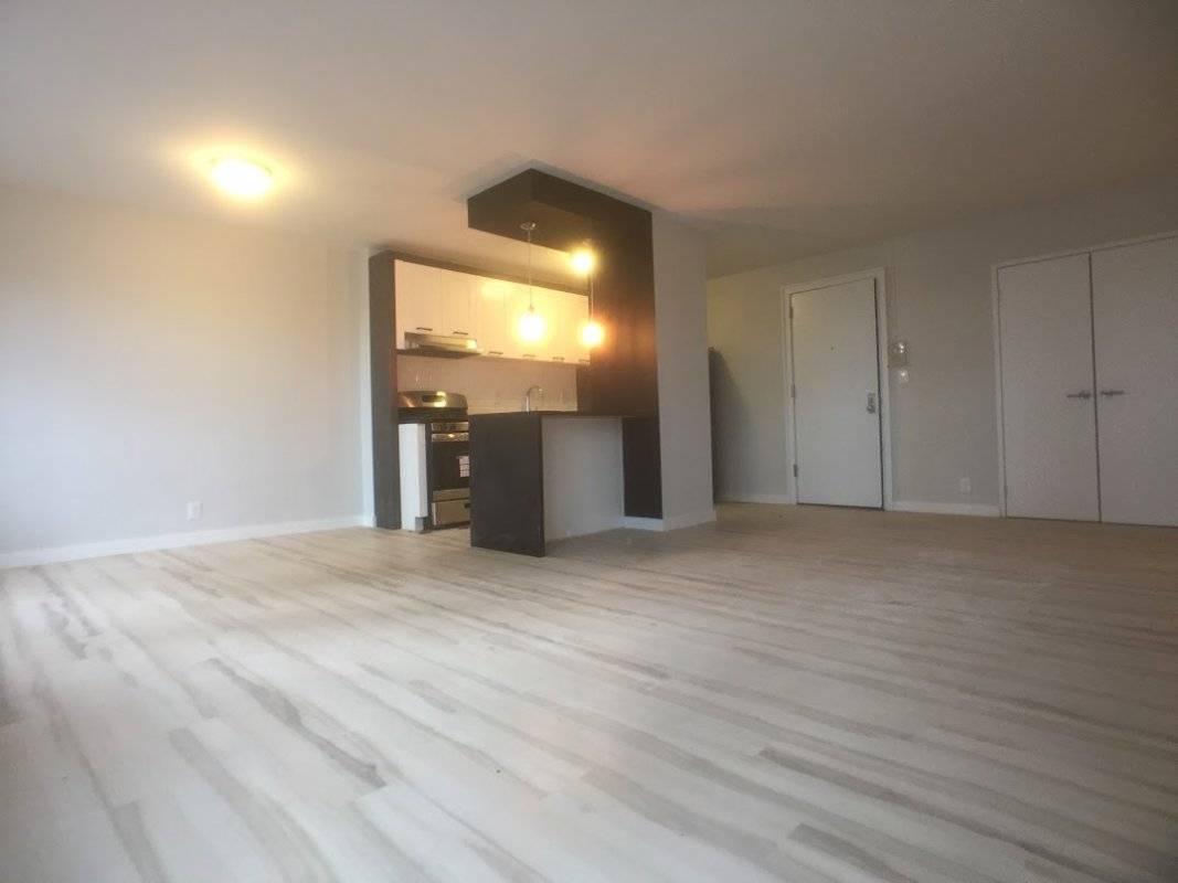 LOCATION 180th St amp ; Broadway SUBWAY Mere blocks to the A amp ; 1 Trains This affordable Washington Heights unit spots 3 big bedrooms with closets in each room, ...