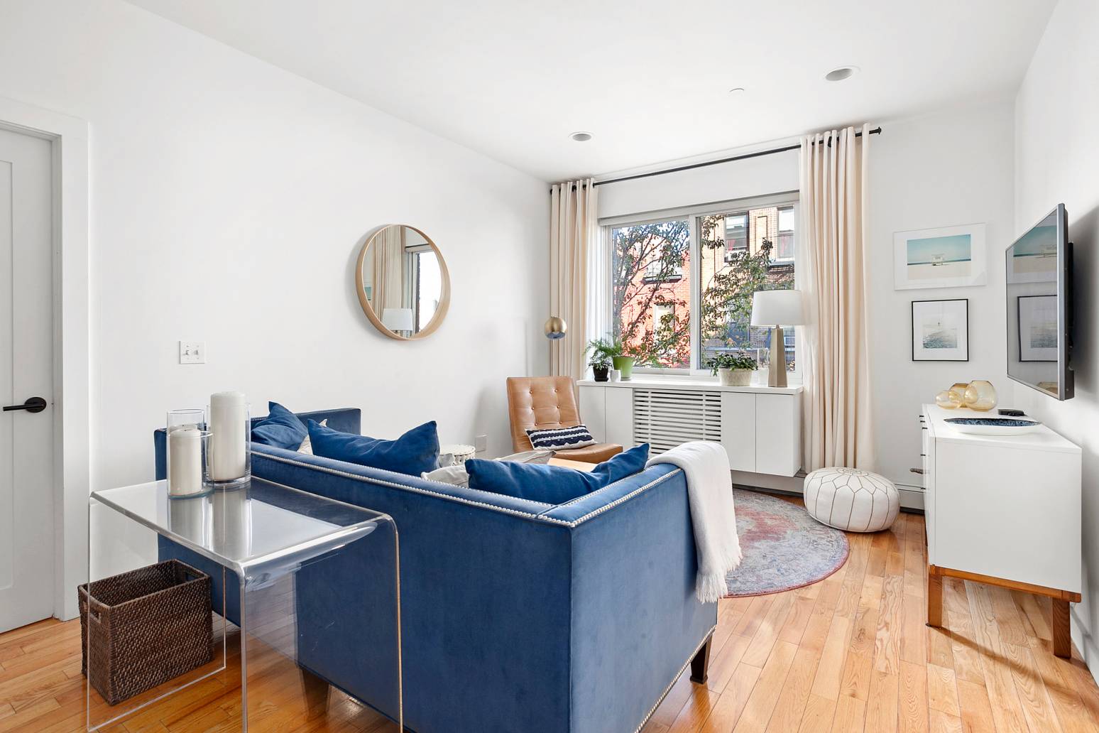 Efficiently spacious, this true 2 bedroom 2 full bathroom puts you in the heart of Williamsburg.