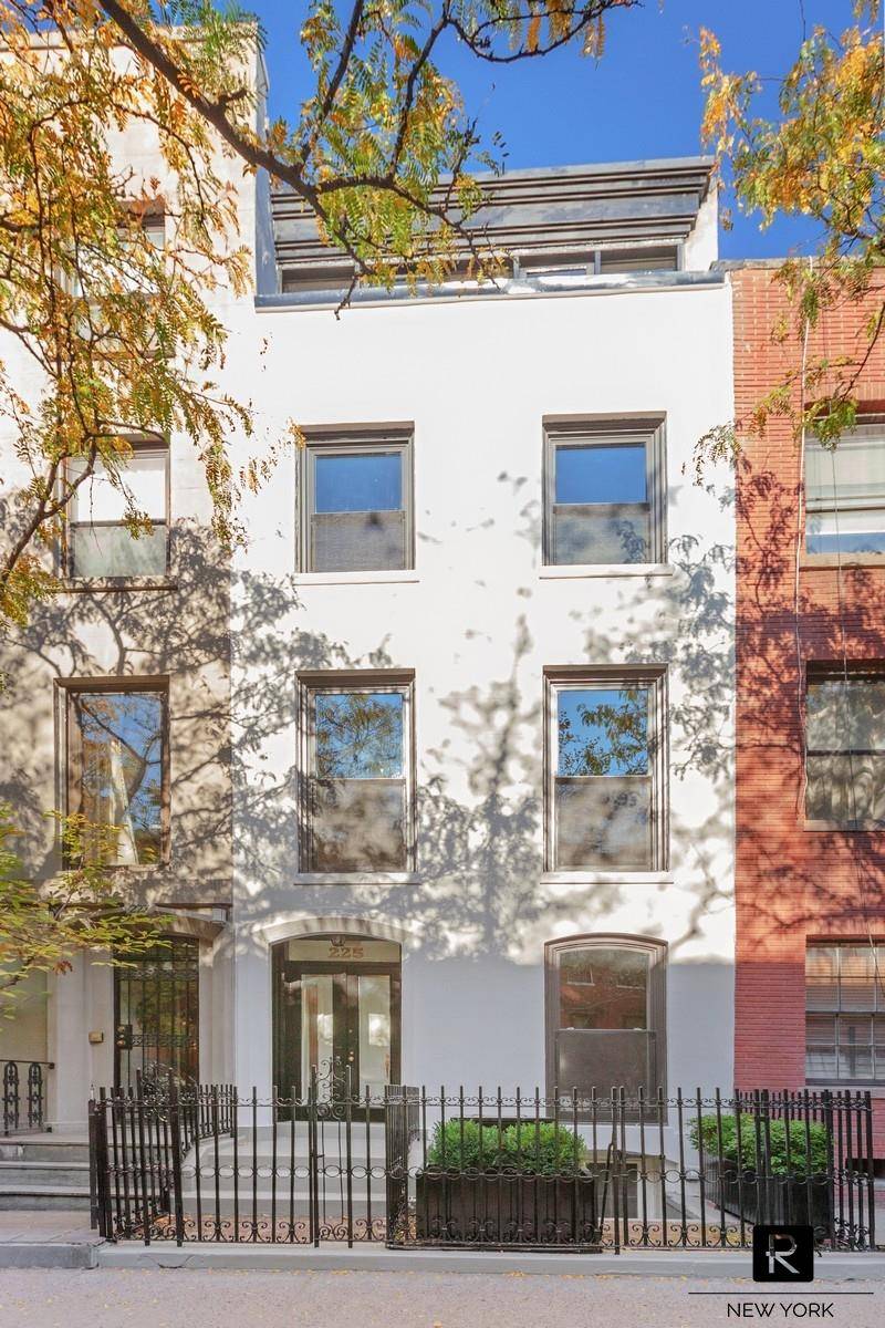225 WEST 22ND STREET, NEW YORK, NEW YORK PRIVATE TOWNHOUSE WITH GARDEN FOR RENT Virtual Tour Available Upon Request Beautiful Anglo Italianate townhouse with a large 42 ft private landscaped ...