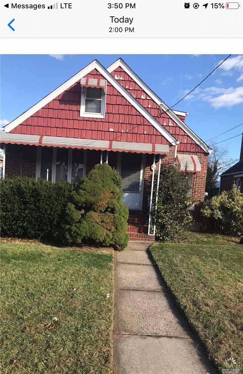 Garden City S. Single Family 4 Bedroom, 3 Full bath house in move in Condition.