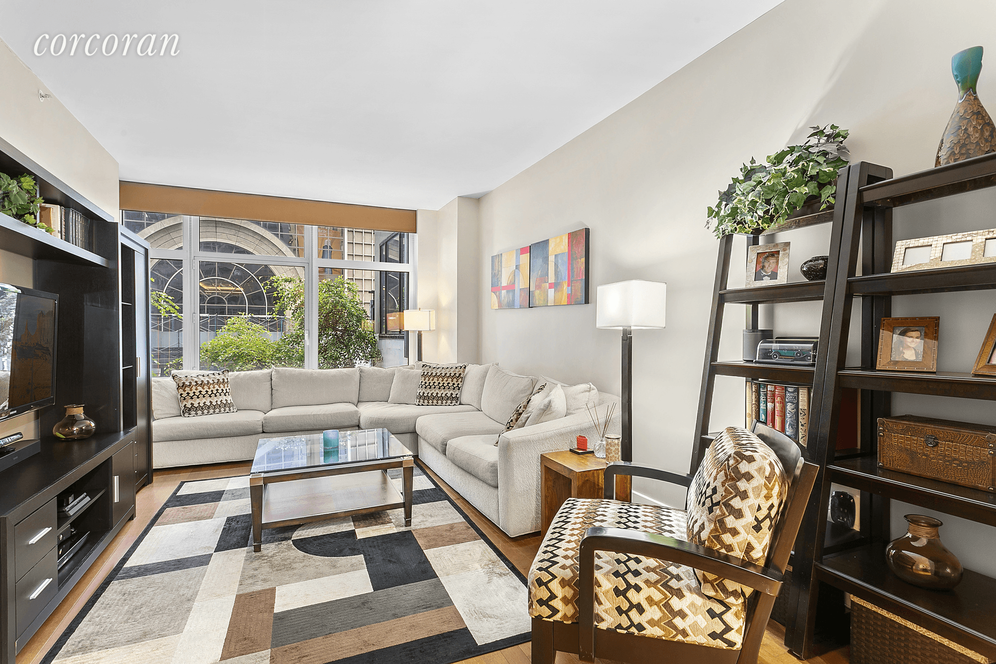 Beautiful, Turnkey, Flex 2 Bedroom in the heart of the Midtown.