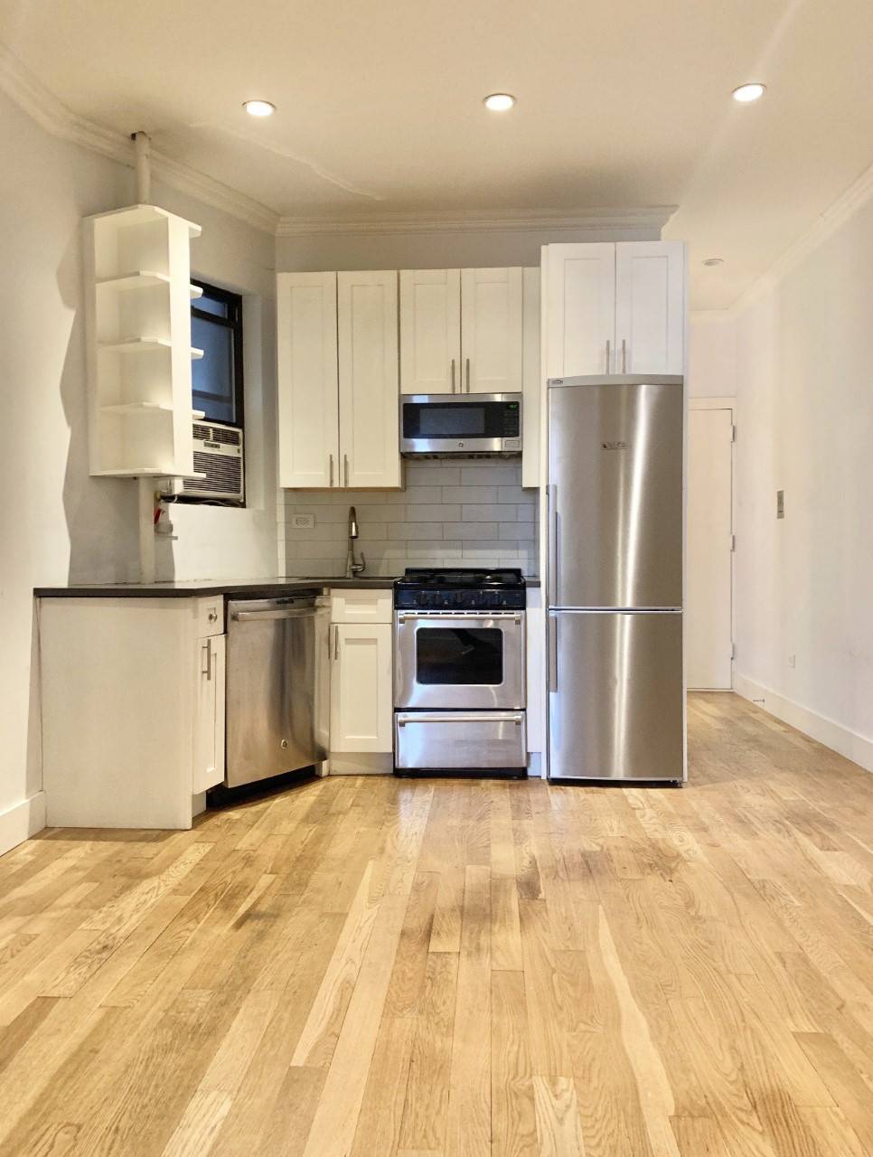 This is the ONLY available rental option in the ENTIRE Boerum Hill area with DISHWASHER and WASHER DRYER in unit under 3, 000.