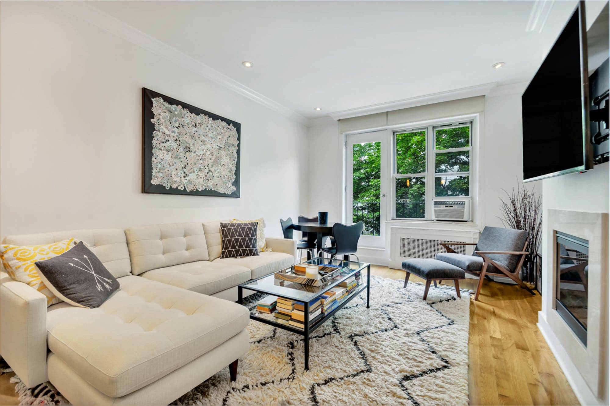 Motivated Seller ! ! Live at the crossroads of the most high sought after neighborhoods of Soho, West Village and Hudson Square.