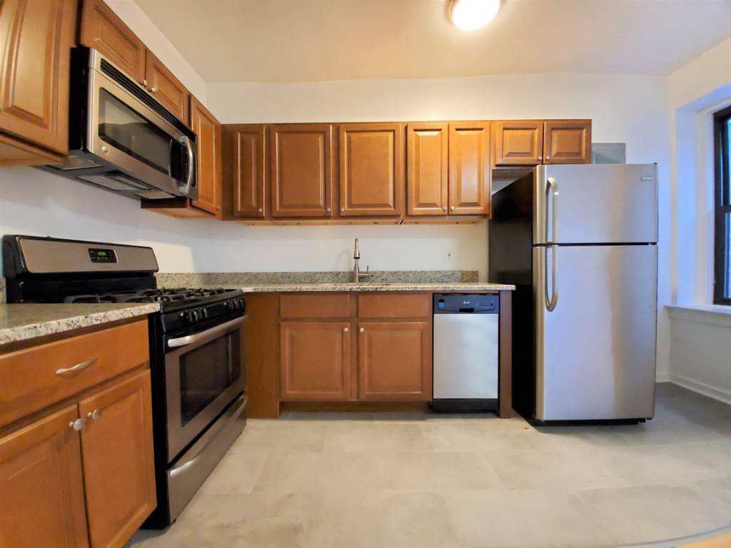 No Brokers Fee Astoria Renovated Spacious 1 Bedroom 1 Bathroom By M R N W Trains and Shopping At Steinway !