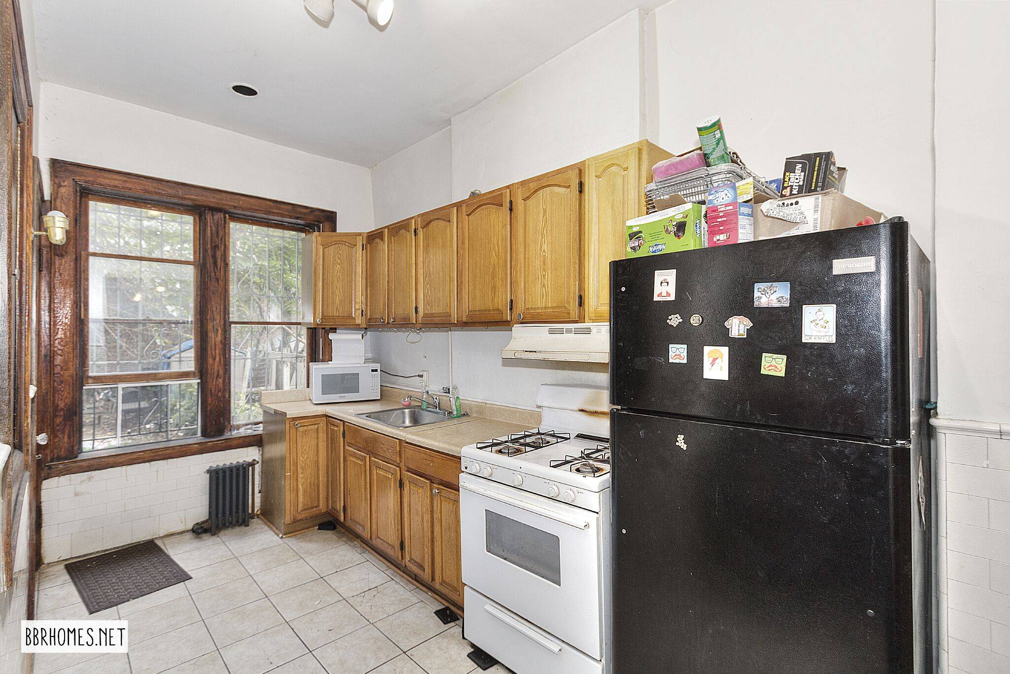 Beautiful one family limestone located in the heart of Crown Heights.