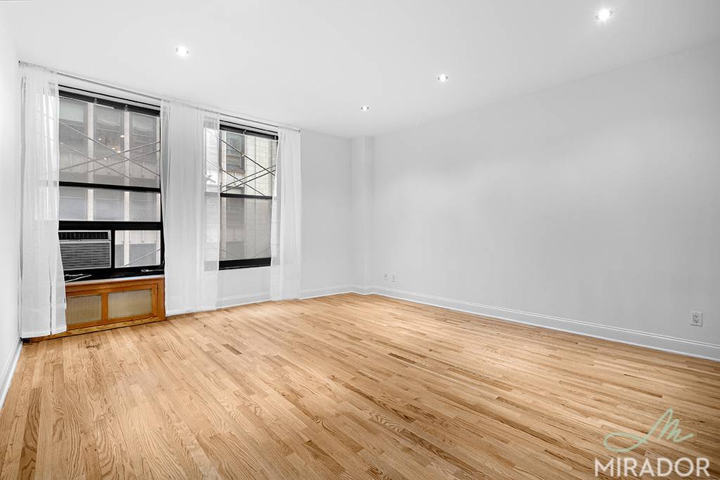 Huge true one bedroom at Gramercy Park Lofts, a 13 story full service building located at 270 Park Avenue South in the Flatiron District.