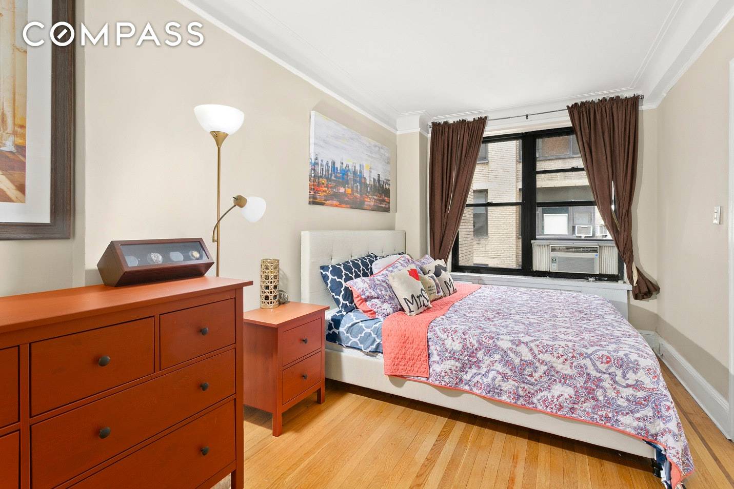 LARGE ONE BEDROOM with Completely Private Open Living Space, Walk in Closets, Private Kitchen Alcove, Low Maintenance, Corner of 34th Street and Park Avenue, Unlimited subletting after 3 years of ...