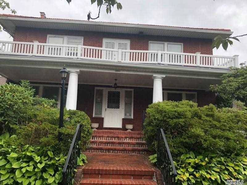 Very unique and large property 100 100 in Forest Hills Court Myre area in the most quiet and desirable middle of the block, house is central hall colonial with 3 ...