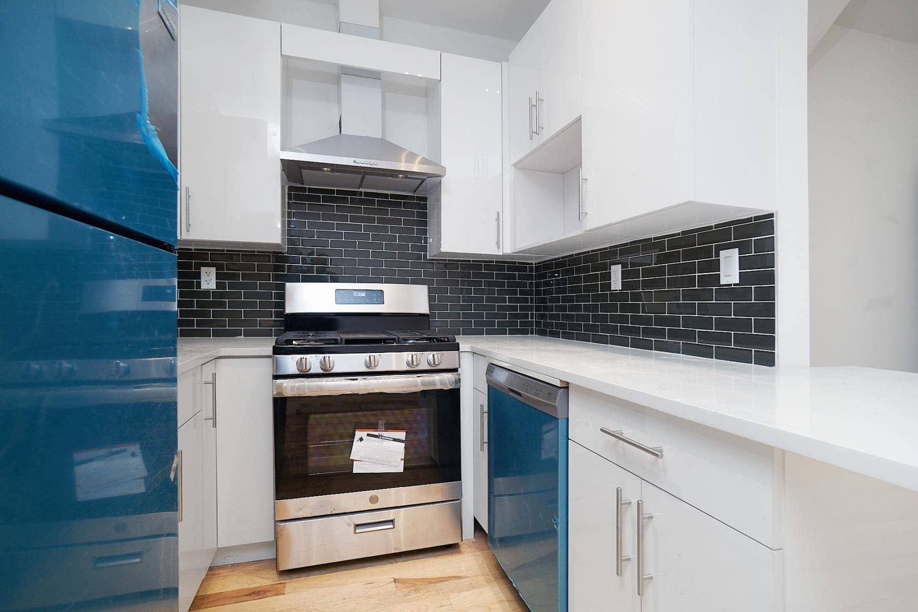 Beautifully renovated 3 bed with private backyard in Dyker Heights !