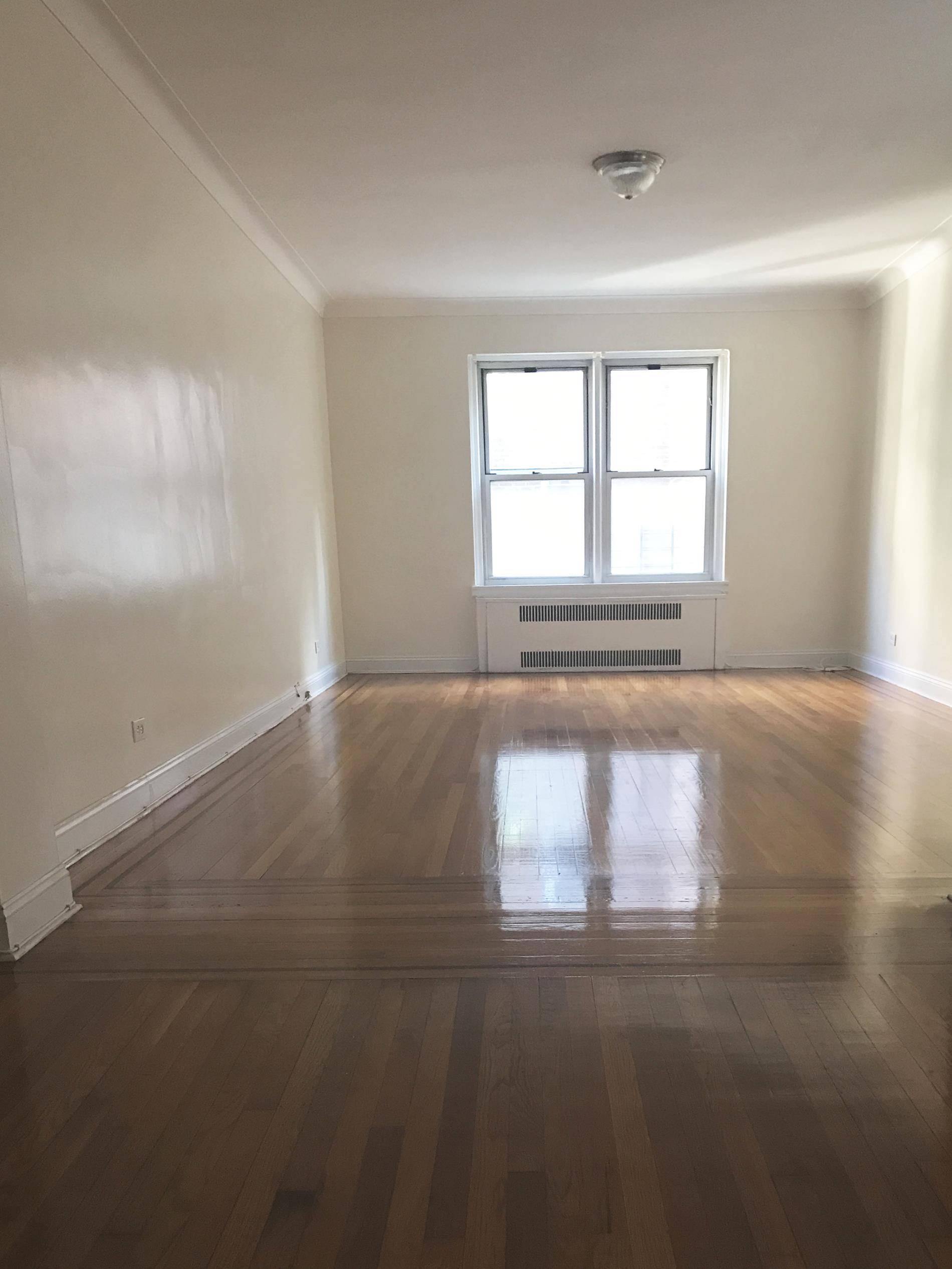 Spacious Junior Four is located right off of Austin street and in 2 min walk to E and F Trains.