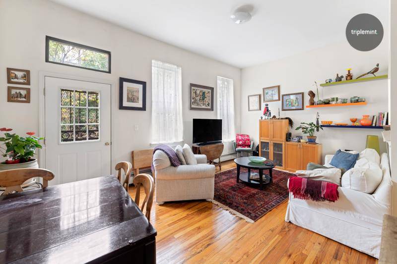 Live large for little in this Modern Harlem brownstone with a huge garden !