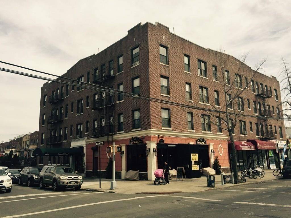 Located in the middle of the Ditmars Blvd cafes, restaurants, and nightlife !