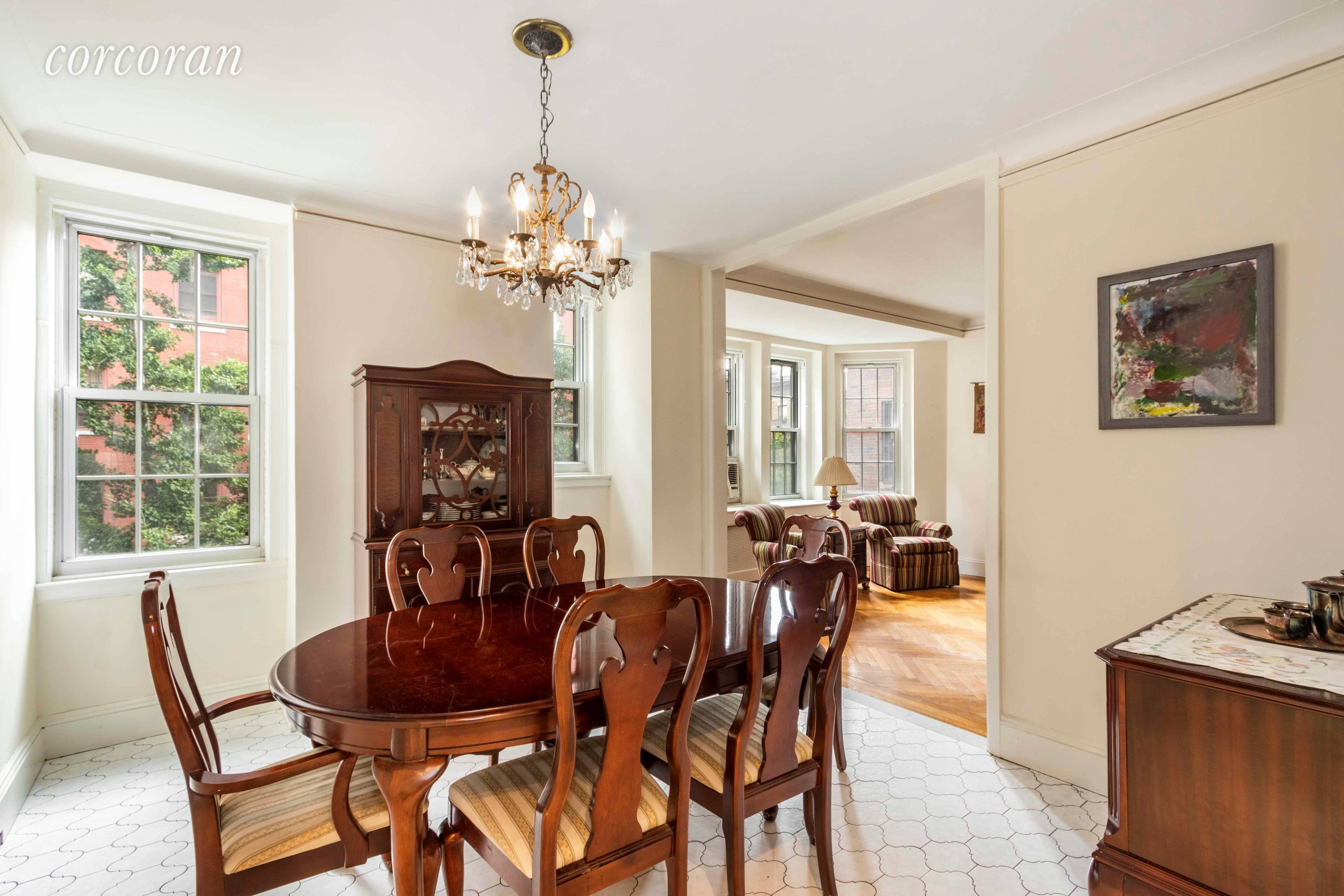 160 Henry Street 4D is a huge four room prewar classic one bedroom coop in a wonderful full service building in Brooklyn Heights.