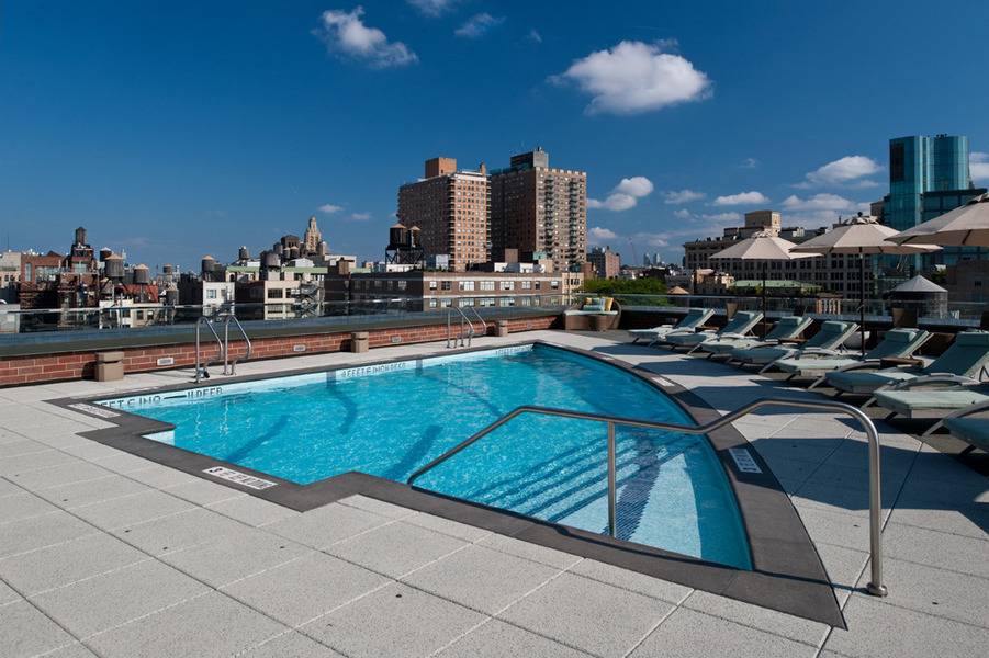 Location Location Location! Luxury Studio ** Floor to Ceiling Windows ** Condo Quality Finishes * Gourmet Kitchen * Pets Alllowed ** ROOFTOP POOL ** Gym, Doorman, Concierge,  Lounge ** NOHO