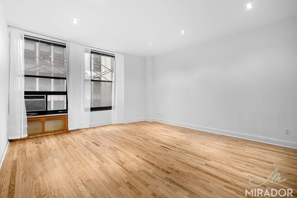 Huge true one bedroom at Gramercy Park Lofts, a 13 story full service building located at 270 Park Avenue South in the Flatiron District.