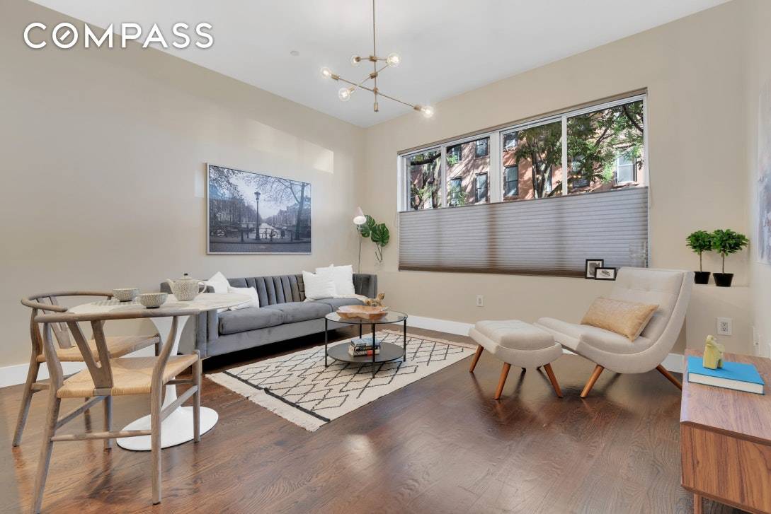 Over 1000 SQFT 1BR 1. 5BA condo with huge private garden in prime Park Slope location.