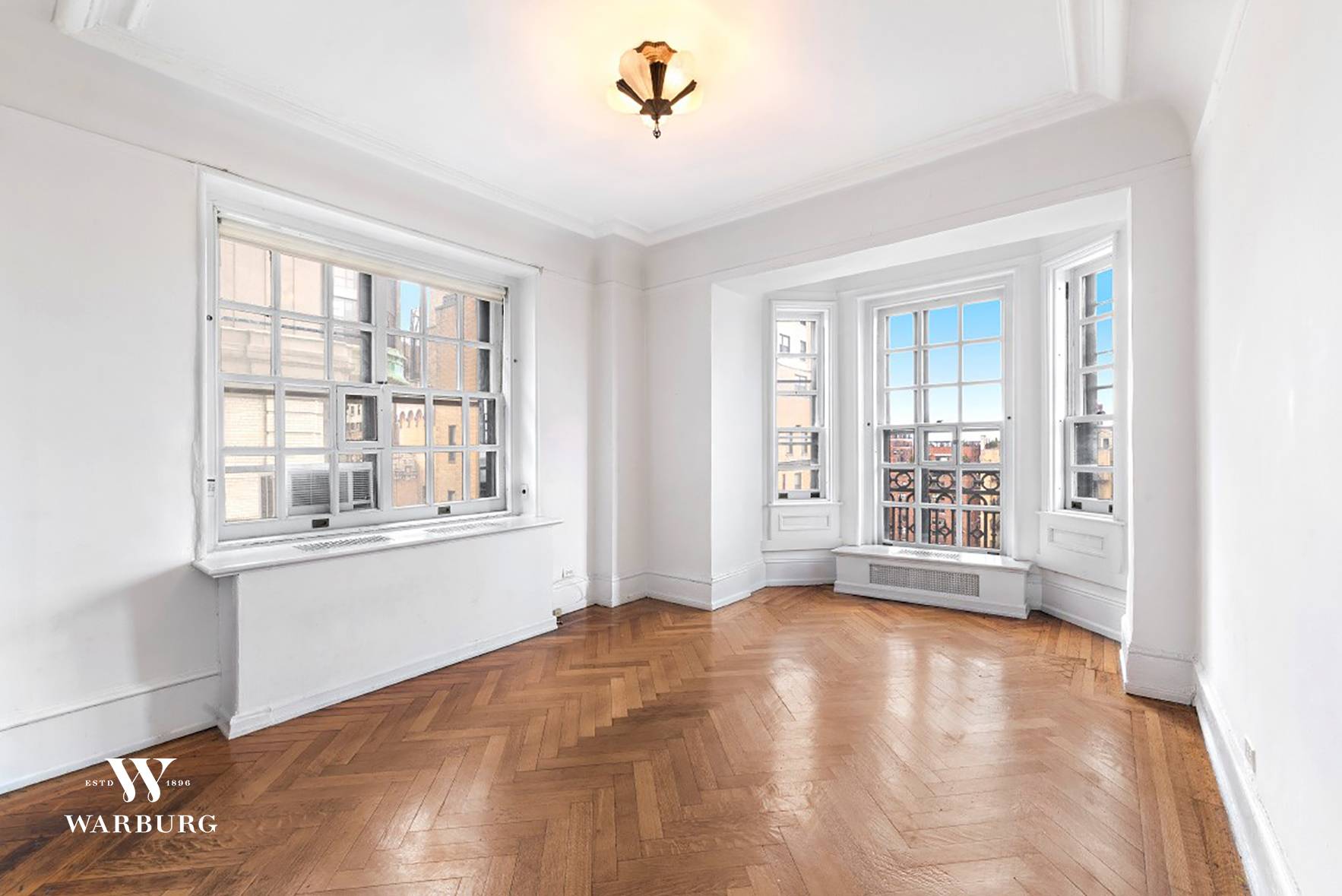 This is a large high floor special PreWar one bedroom in the iconic Ansonia.