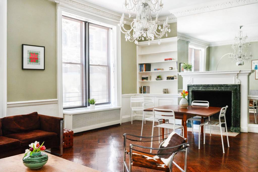 Furnished monthly rental in Brooklyn Heights 2 Bedroom.