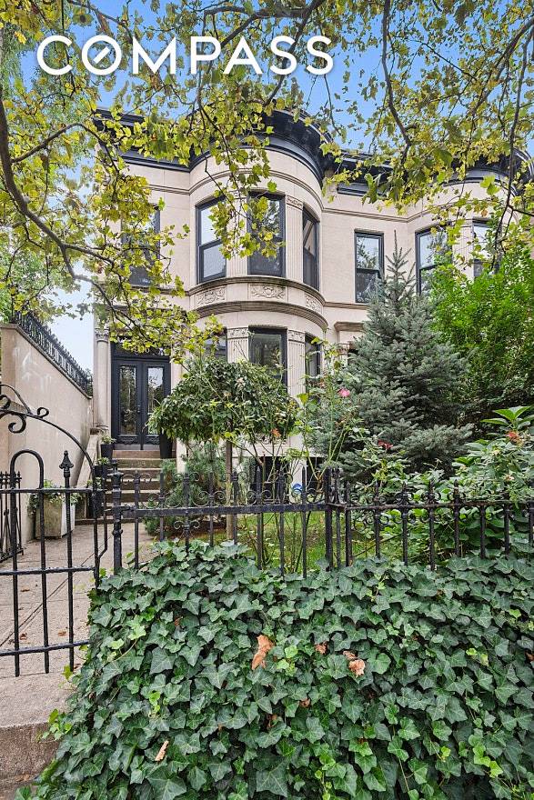 Entire townhouse ! Welcome home to this magnificent barrel fronted limestone townhouse lovingly restored to its original glory with many modern updates.