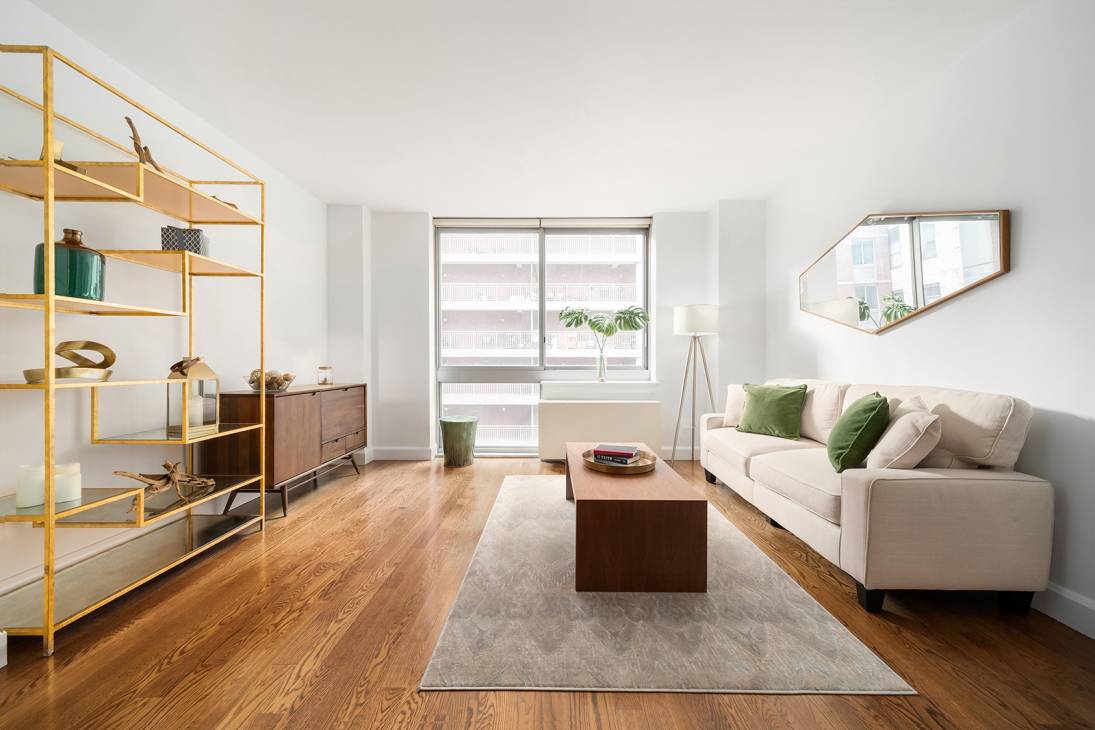 Stunning, modern one bedroom with an open layout and over sized windows in a full service, amenity rich building at the charismatic convergence of Boerum Hill and Downtown Brooklyn.