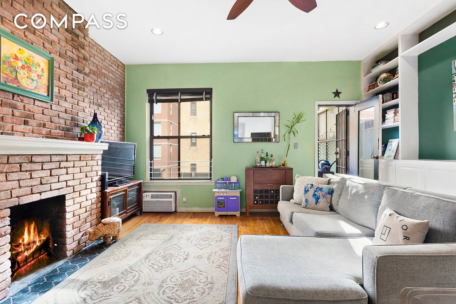 TERRACED TOWNHOUSETHIS IS A JUMBO FLOOR THROUGH 1 BEDROOMWOOD BURNING FIREPLACE PRIVATE TERRACE SOULFUL BROWNSTONE BEAUTYAfter a hectic day conquering Gotham, you need to relax you need a peaceful, inspiring, ...