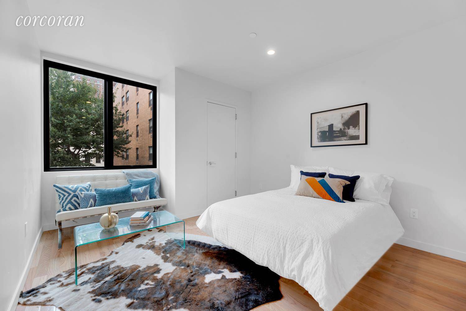 This beautifully designed studio condominium features amenities not common in most studios.