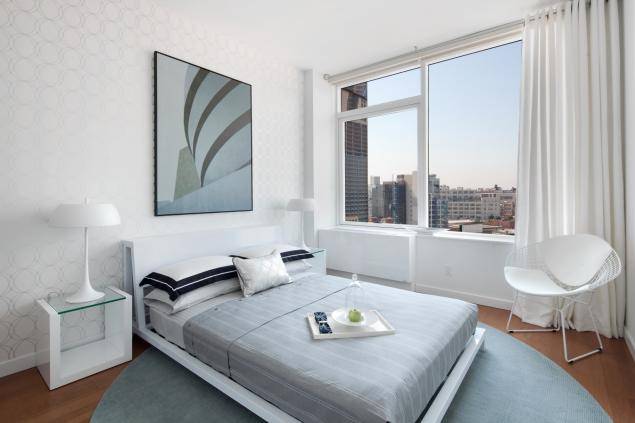 Luxury in The Heart Of Long Island City. One Stop From Manhattan For Easy Commuting!