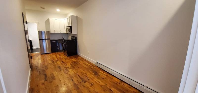 Gorgeous One Bedroom in Prime Stuyvesant Heights!!
