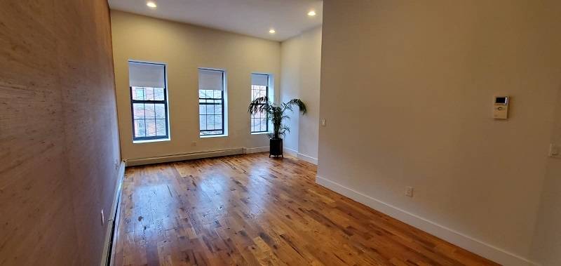 Gorgeous Two/Flex Three Bedroom in Prime Stuyvesant Heights!!