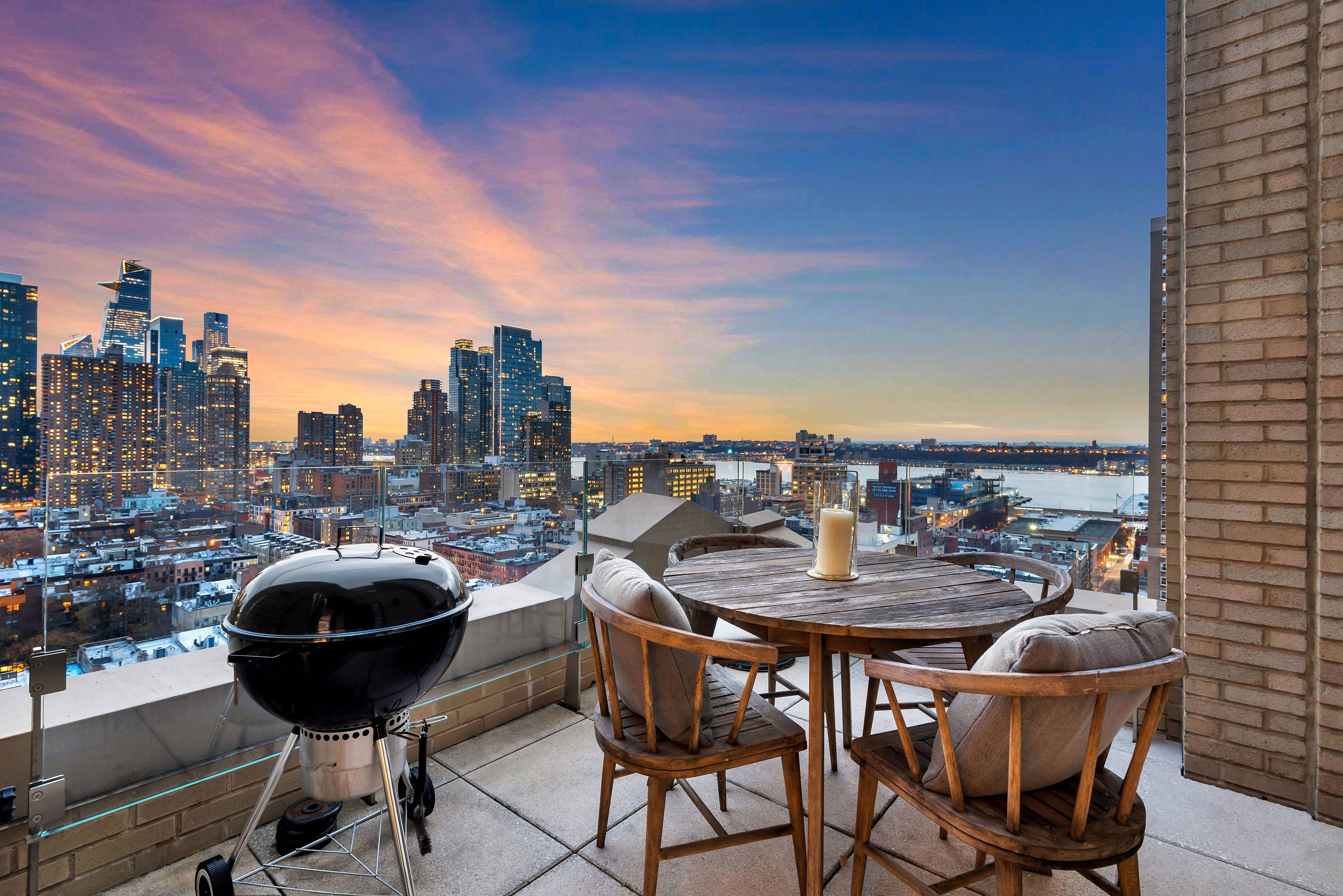 Stella Tower luxurious 1 bedroom with an amazing 88 square foot private terrace.