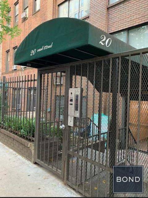 THIS IS A FEE APARTMENT PRIME Flatiron GramercyGated entrance with a brand new video intercomElongated Studio with additional Sleeping AreaKitchen is being updatedAbundant closetsThru wall A CWBFP wood burning fire ...
