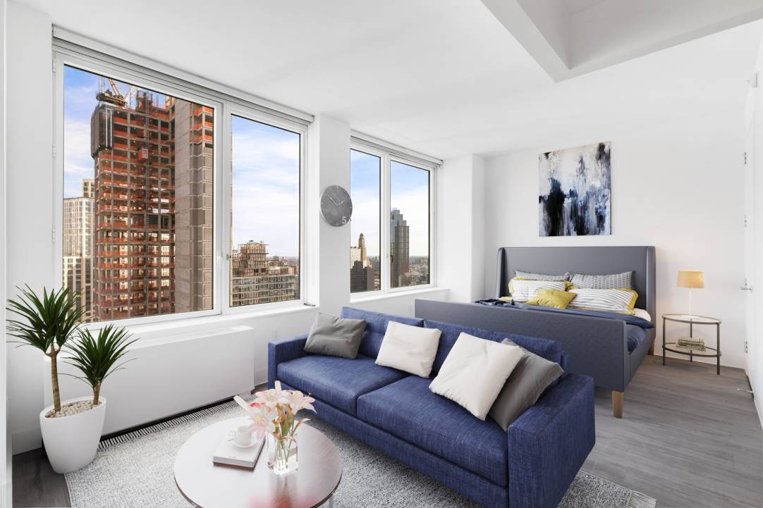 Pin drop quiet with 10' 2 ceilings and stunning eastern views, this immaculate 33rd floor studio is a rare and remarkable find.
