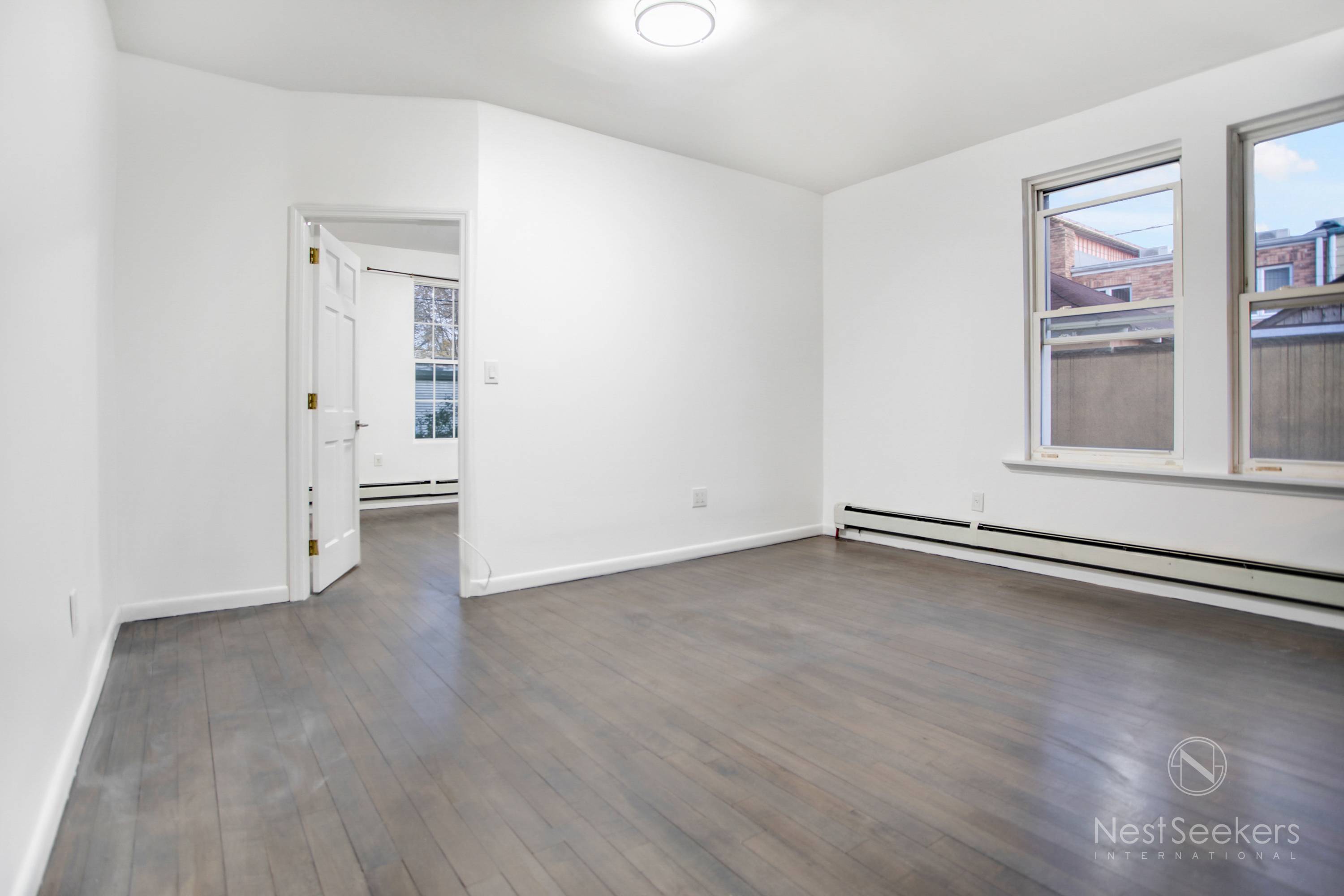 Large Renovated 2 bedroom in Astoria / PS122 - NO FEE