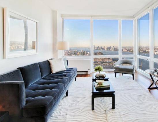 ★★★★★~ULTRA Modern LUXURY 2 Br / 2 Bath  Residence ~24hr Doorman, Health Club & POOL Roof Deck.  Washer & Dryer. Spectacular Location in the Heart of NYC