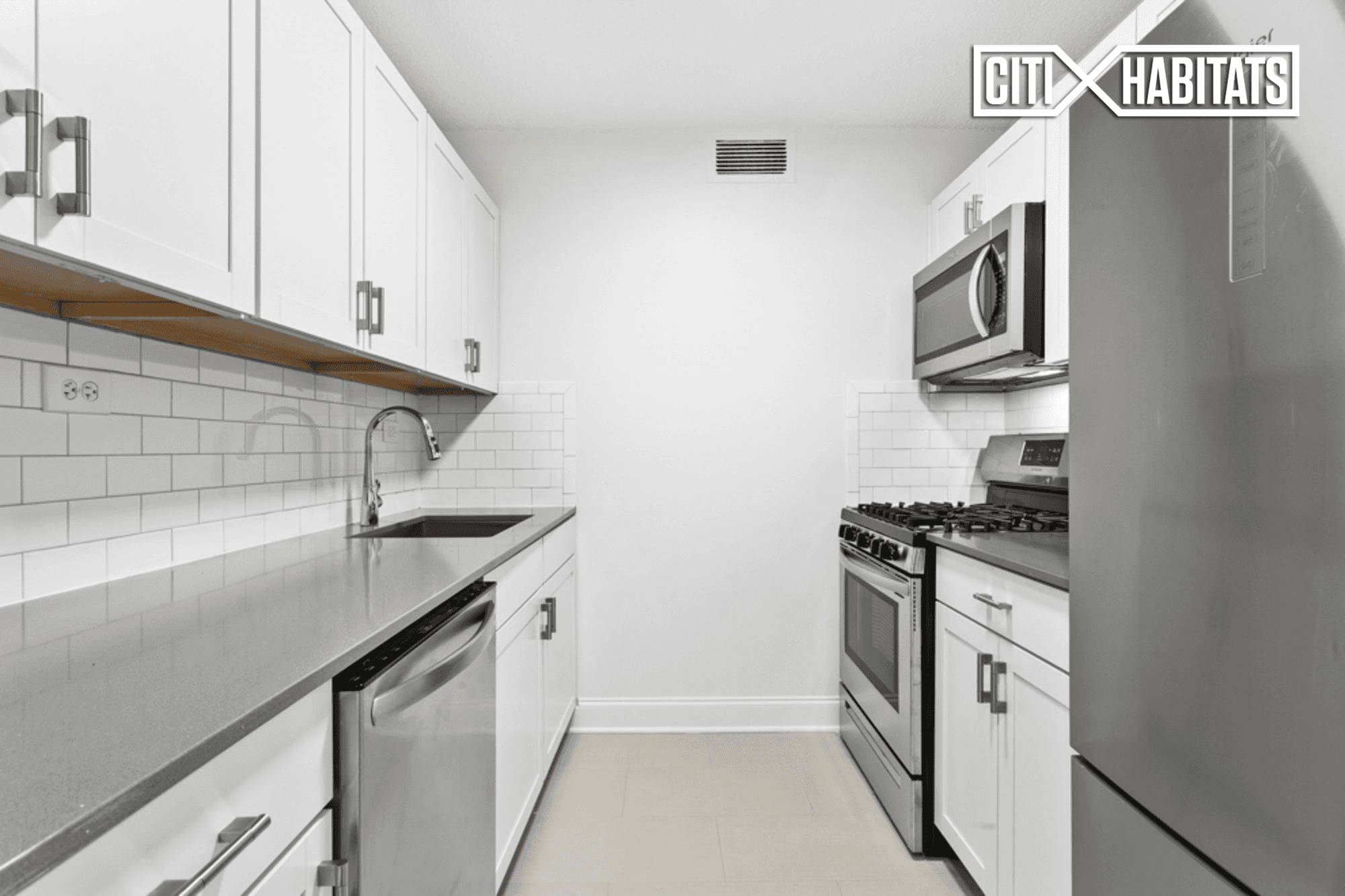 Limited Time Offer No Broker Fee and 1 Month FreeHigh Floor 2 BR 1Bath with Balcony NYC Skyline ViewsGetting to lower Manhattan from this spacious Two Bedroom One Bathroom apartment ...
