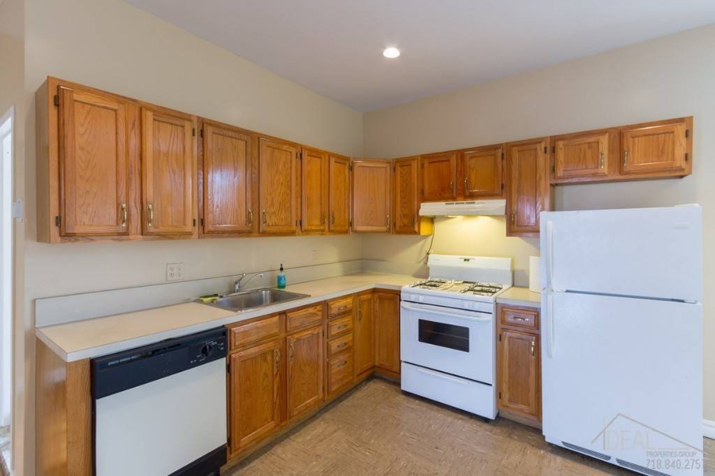Step into this spacious, well proportioned three bed one bath apartment in Gowanus.