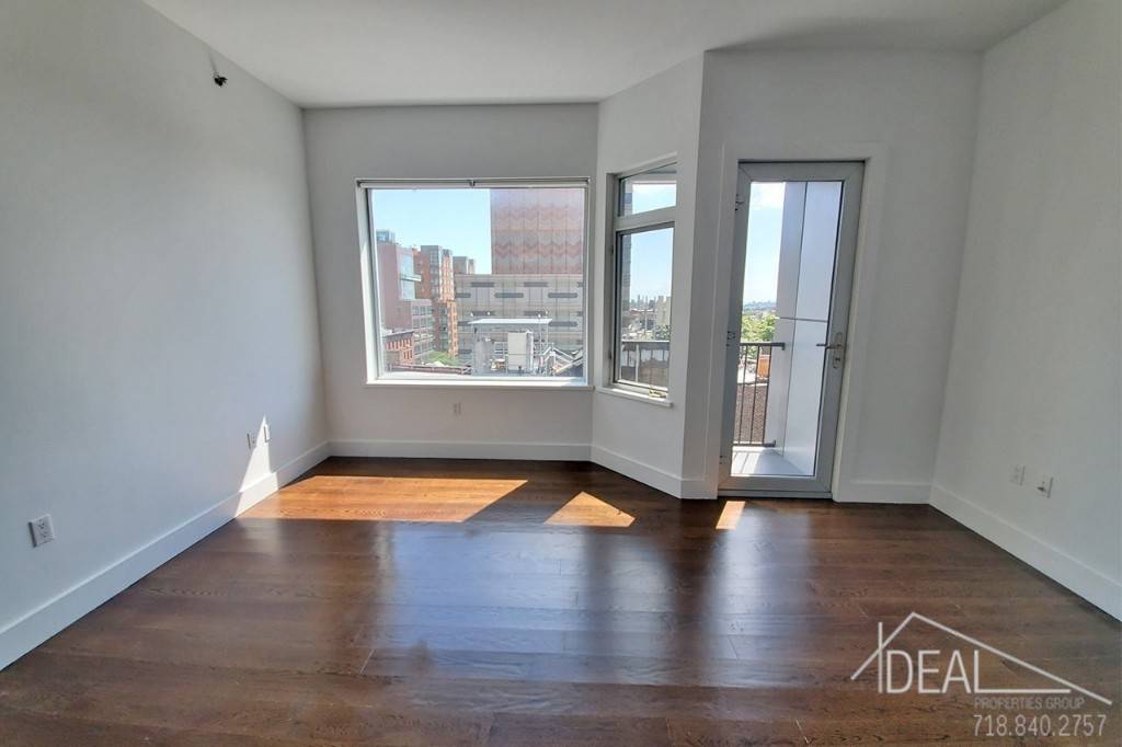 2 Private BalconiesIn Unit Washer and DryerDishwasherCentral AC ElevatorShared Roof DeckFree Bike StorageWelcome to The Livingston Collection, Brooklyn Heights newest luxury residential building.