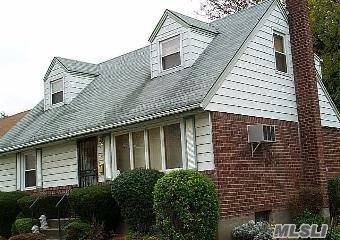 4 BR, 1. 5 Bth Hempstead Cape in excellent condition.