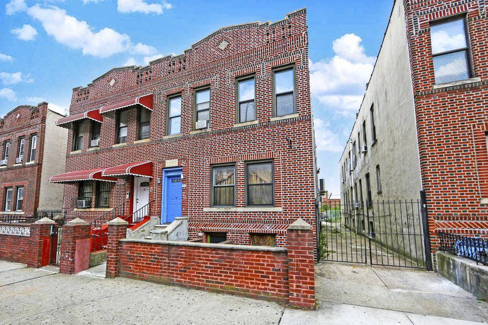 Numerous reasons make this multi family property on the East Flatbush Brownsville border, a great investment Legal, four family house for under 1 million, one block from the subway and ...