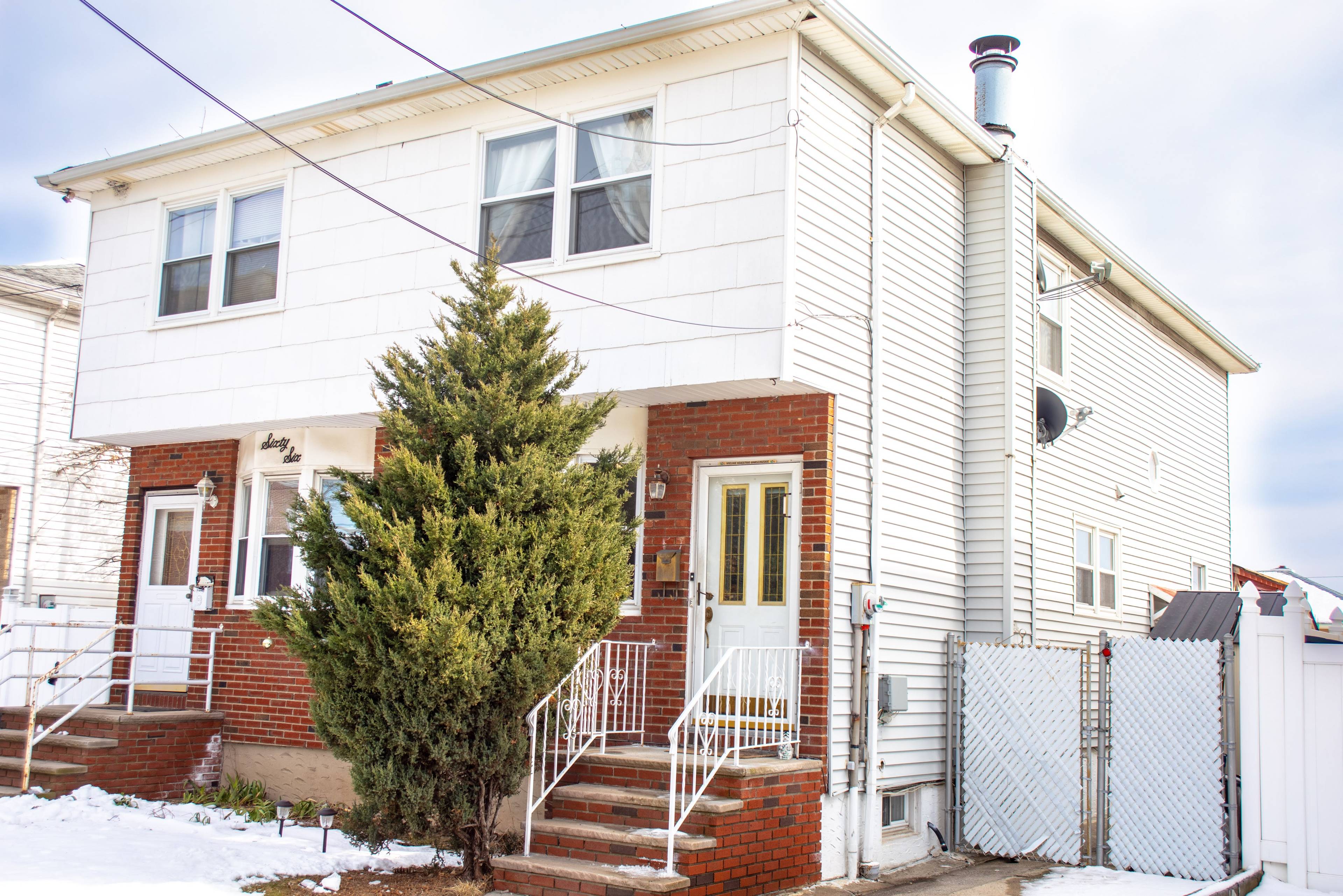 Spacious and well maintained One Family Semi Attached home offering 3 Bedrooms 2.