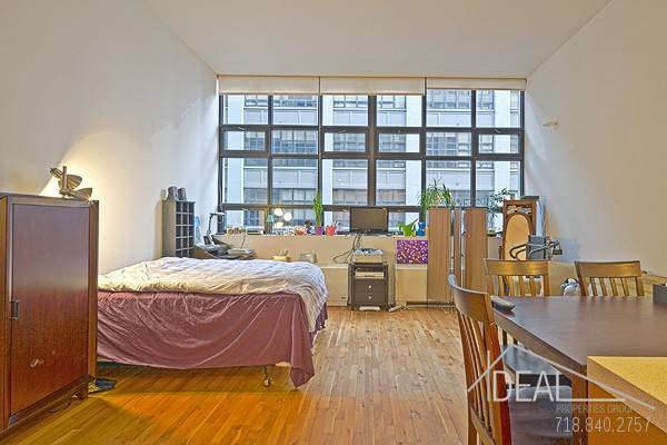 This gorgeous studio loft apartment is the perfect place to call home !
