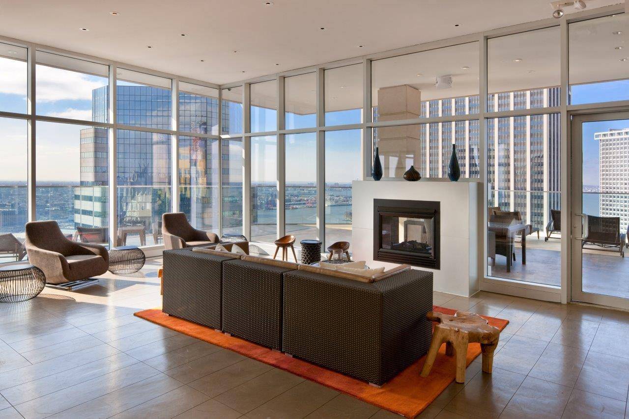 Defining World Class Luxury Living in  Financial District