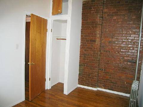 PERFECT 2 BEDROOM APT IN THE VILLAGE--W.Houston/Bedford---IMMEDIATE MOVE IN!--GREAT LOCATION..WEST VILLAGE