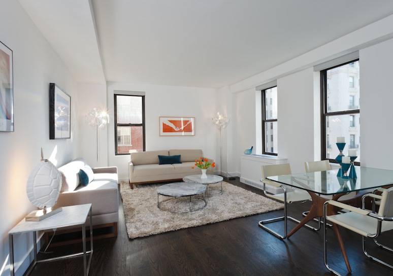★★★★★ NO FEE! . HUGE , MAGNIFICENT LUXURY  UPPER WEST SIDE RESIDENCE<> OVER 1550 SF <>3BED/3BATH <> SPECTACULAR AMENEITIES